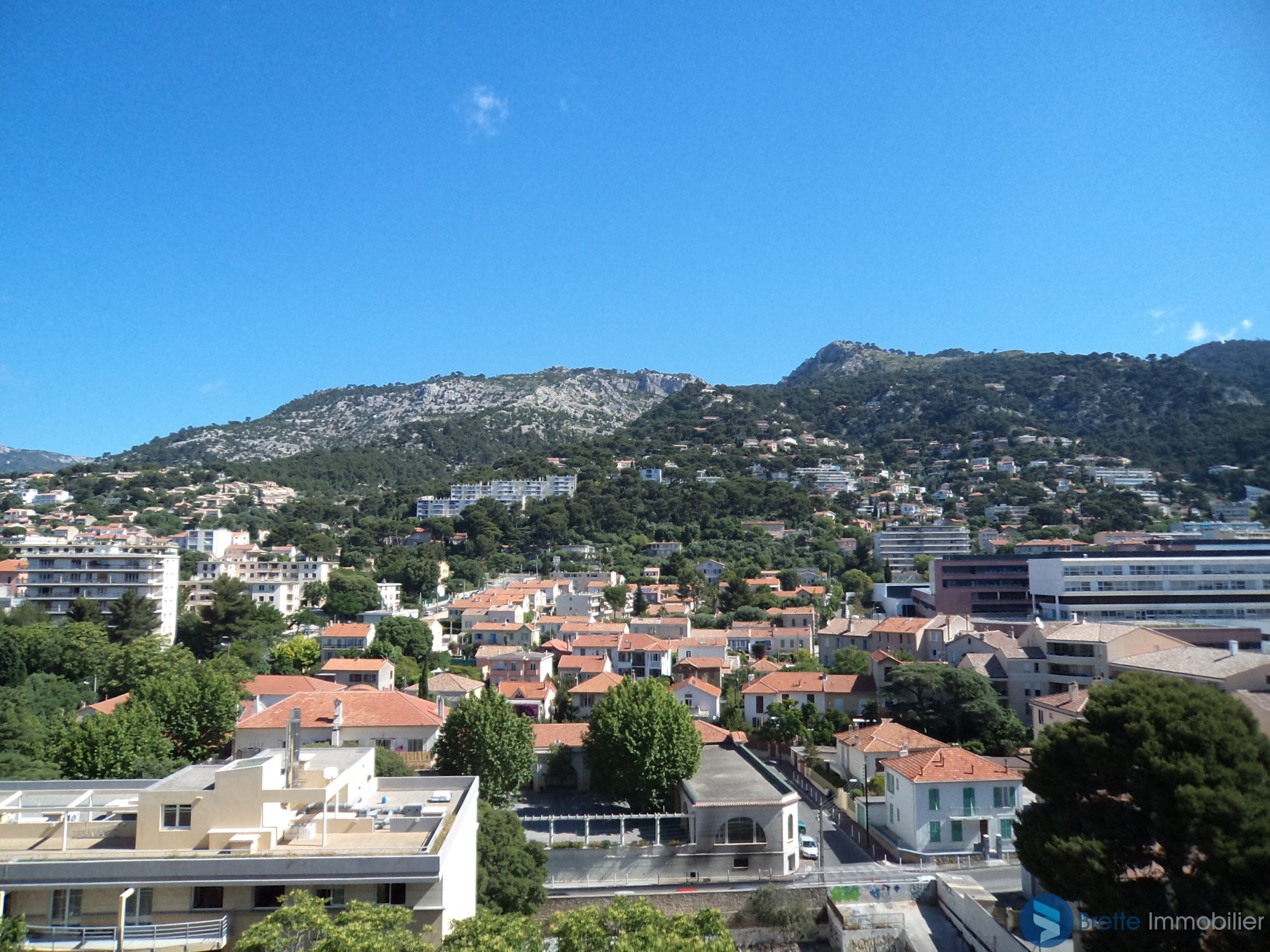 vente TOULON CLARET APPARTEMENT T4 AVEC TERRASSE ET PARKING